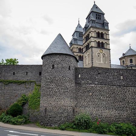 Hinter Burg, Haus Mit Garten Mayen Exteriör bild