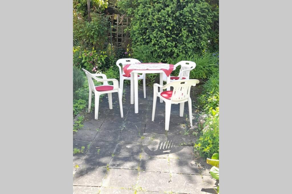 Hinter Burg, Haus Mit Garten Mayen Exteriör bild