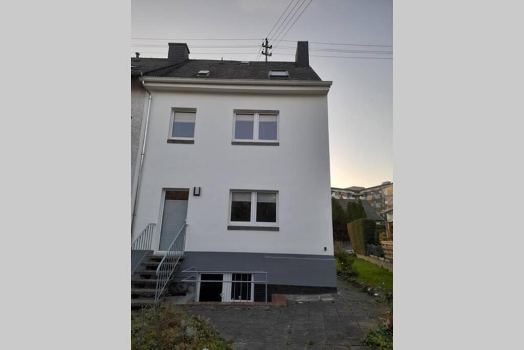 Hinter Burg, Haus Mit Garten Mayen Exteriör bild
